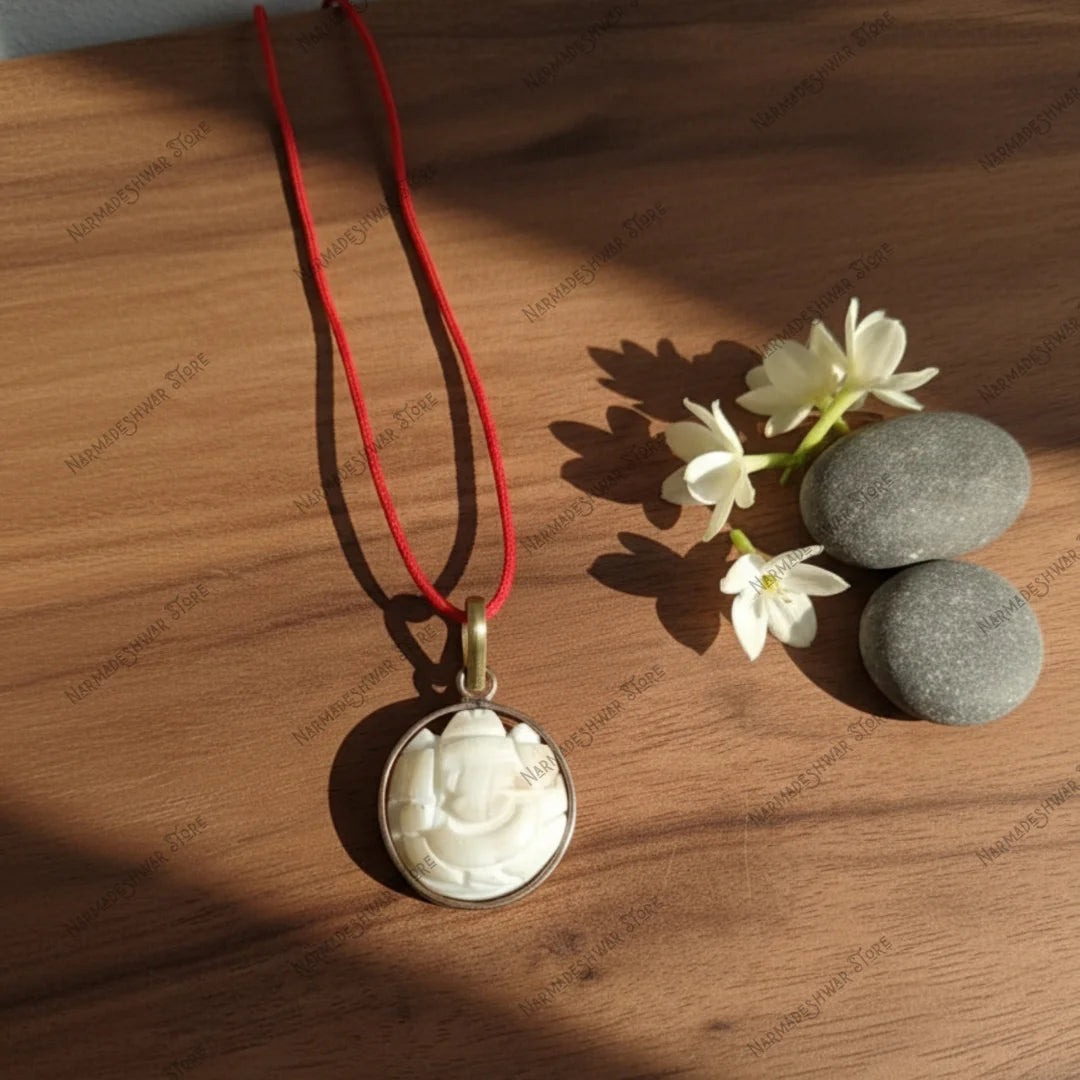 गोमती गणेश लॉकेट – वैदिक विधि द्वारा अभिमंत्रित | धन, सौभाग्य और सुरक्षा का दिव्य प्रतीक